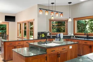 14677 Sivertson Rd NE, Bainbridge Island, WA 98110 - Photo 8
