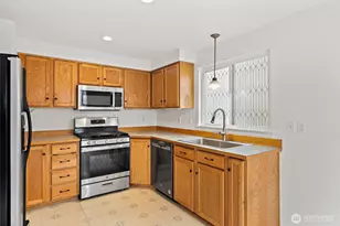 12042 31st Ave NE, Seattle, WA 98125 - Photo 4