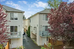 12042 31st Ave NE, Seattle, WA 98125 - Photo 2