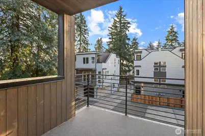 10744 Interlake Avenue N, Seattle, WA 98133 - Photo 18