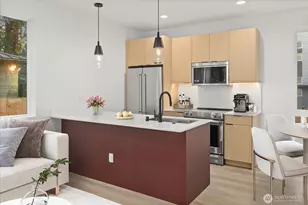 10744 Interlake Ave N, Seattle, WA 98133 - Photo 2
