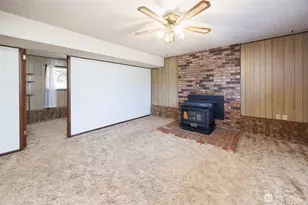 8926 Emerson Pl, Everett, WA 98208 - Photo 16