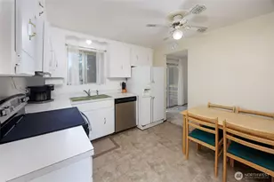 8926 Emerson Pl, Everett, WA 98208 - Photo 8