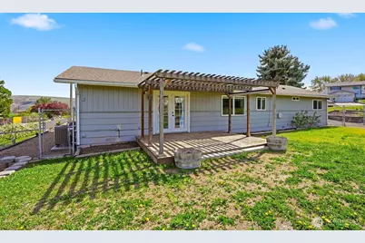 207 Palmer Drive, Selah, WA 98942 - Photo 24