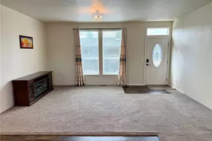 607 37th St SE, Auburn, WA 98002 - Photo 2