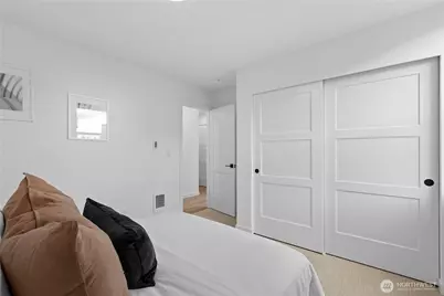 6544 A Latona Avenue NE, Seattle, WA 98115 - Photo 20