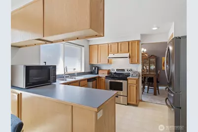 1239 S 236th Place, Des Moines, WA 98198 - Photo 12