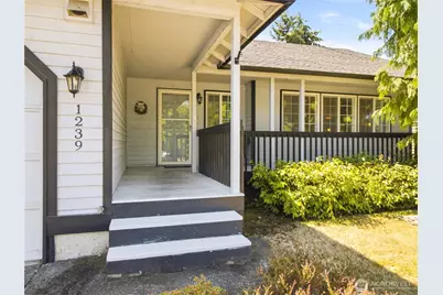 1239 S 236th Place, Des Moines, WA 98198 - Photo 2