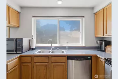 1239 S 236th Place, Des Moines, WA 98198 - Photo 14