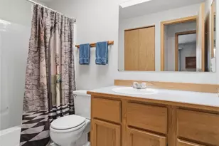 1239 S 236th Pl, Des Moines, WA 98198 - Photo 32