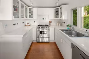 15539 Washington Ave NE, Bainbridge Island, WA 98110 - Photo 18