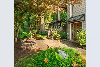 15539 Washington Avenue NE, Bainbridge Island, WA 98110 - Photo 4
