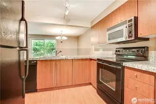 11313 NE 128th St, Kirkland, WA 98034 - Photo 10