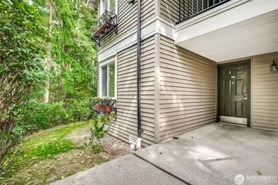11313 NE 128th Street #101, Kirkland, WA 98034 - Photo 2