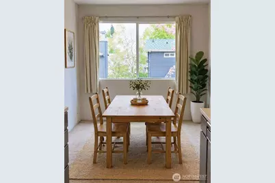 8848 Interlake Avenue N, Seattle, WA 98103 - Photo 20