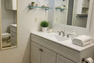 8848 Interlake Ave N, Seattle, WA 98103 - Photo 8
