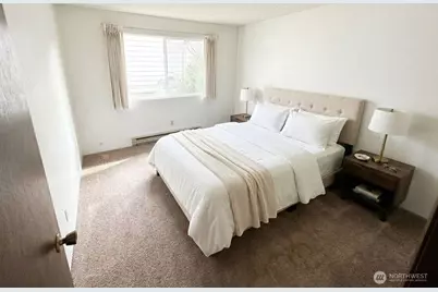 8848 Interlake Avenue N, Seattle, WA 98103 - Photo 24