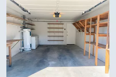 8848 Interlake Avenue N, Seattle, WA 98103 - Photo 26
