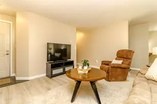 949 Aberdeen Ave NE, Renton, WA 98056 - Photo 8