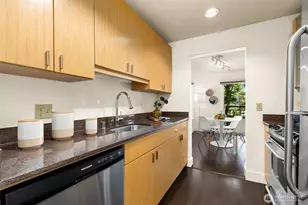 1711 E Olive Wy, Seattle, WA 98102 - Photo 10