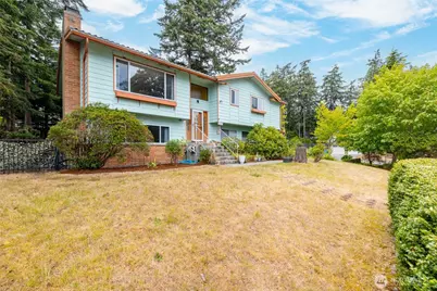 1127 SW Fairhaven Drive, Oak Harbor, WA 98277 - Photo 2