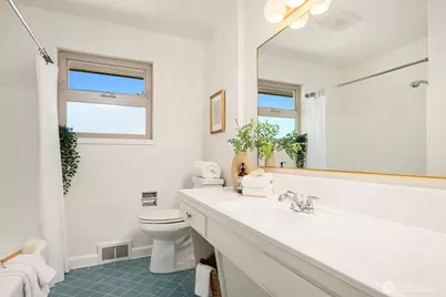 4837 46th Avenue SW, Seattle, WA 98116 - Photo 18