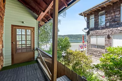 28243 Manzanita Beach Road SW, Vashon, WA 98070 - Photo 2