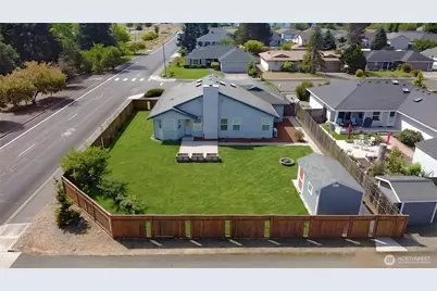 972 E Spruce Street, Sequim, WA 98382 - Photo 2