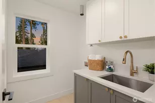 13742 NE 101st St, Kirkland, WA 98033 - Photo 14