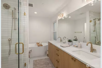 13742 NE 101st Street, Kirkland, WA 98033 - Photo 10