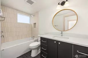 1257 NE 100th St, Seattle, WA 98125 - Photo 8