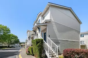 14915 38th Dr SE, Bothell, WA 98012 - Photo 2