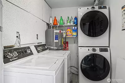 4111 Whitman Avenue N #402, Seattle, WA 98103 - Photo 14