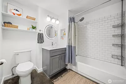4111 Whitman Avenue N #402, Seattle, WA 98103 - Photo 8