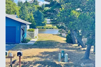 701 Edgewood Avenue NE, Ocean Shores, WA 98569 - Photo 4