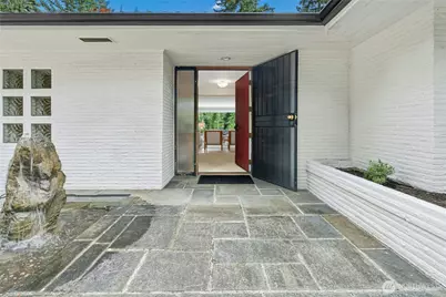 18411 40th Place NE, Lake Forest Park, WA 98155 - Photo 1