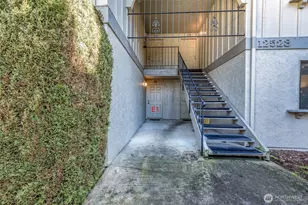 12528 NE 117th Pl, Kirkland, WA 98034 - Photo 4
