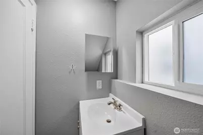 615 Martin Luther King Jr Way, Tacoma, WA 98405 - Photo 12
