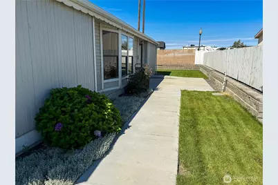 1701 E Burr Avenue #35, Moses Lake, WA 98837 - Photo 2