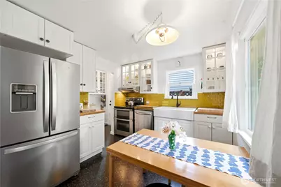 9223 21st Avenue SW, Seattle, WA 98106 - Photo 10