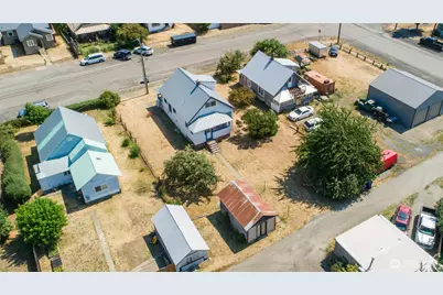 309 Peoh Avenue, Cle Elum, WA 98922 - Photo 2