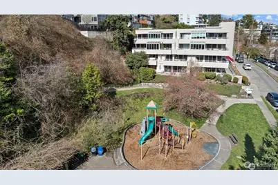 1231 5th Avenue N #202, Seattle, WA 98109 - Photo 6