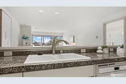 1231 5th Avenue N #202, Seattle, WA 98109 - Photo 22