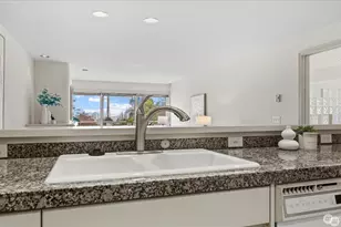 1231 5th Ave N, Seattle, WA 98109 - Photo 22