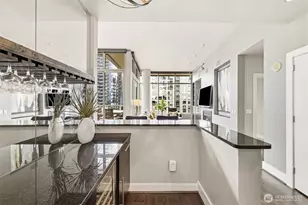 910 Lenora St, Seattle, WA 98121 - Photo 14