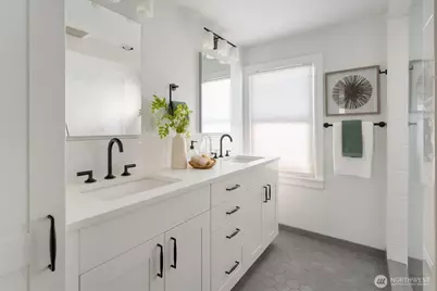 8036 9th Avenue NW, Seattle, WA 98117 - Photo 20