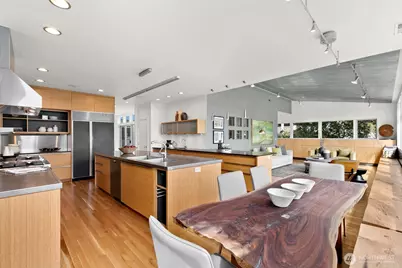 1549 Magnolia Way W, Seattle, WA 98199 - Photo 12