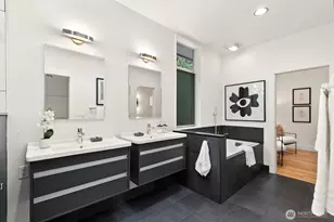 1549 Magnolia Way W, Seattle, WA 98199 - Photo 24