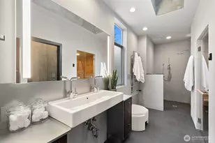 1549 Magnolia Way W, Seattle, WA 98199 - Photo 20