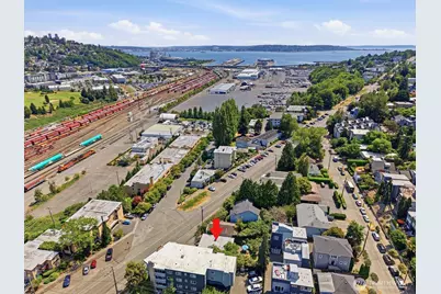 2657 Thorndyke Avenue W, Seattle, WA 98199 - Photo 1